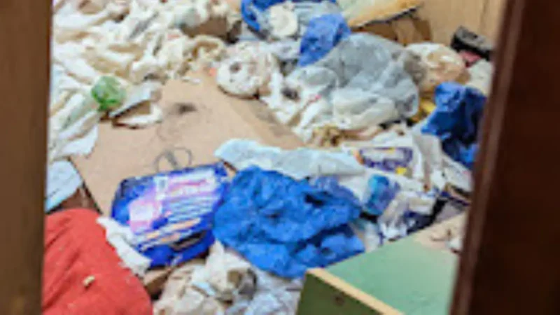 札幌市清田区のゴミ屋敷清掃｜自然豊かな住宅地も秘密厳守で快適再生｜ステラ清掃化学ページのゴミ屋敷清掃例のビフォア画像